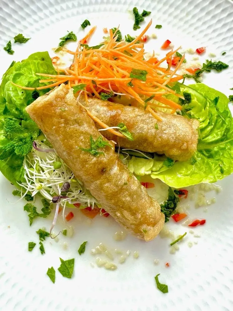  Hoa SEN Vietnamesisches Restaurant, Speiseteller, Frühlingsrolle